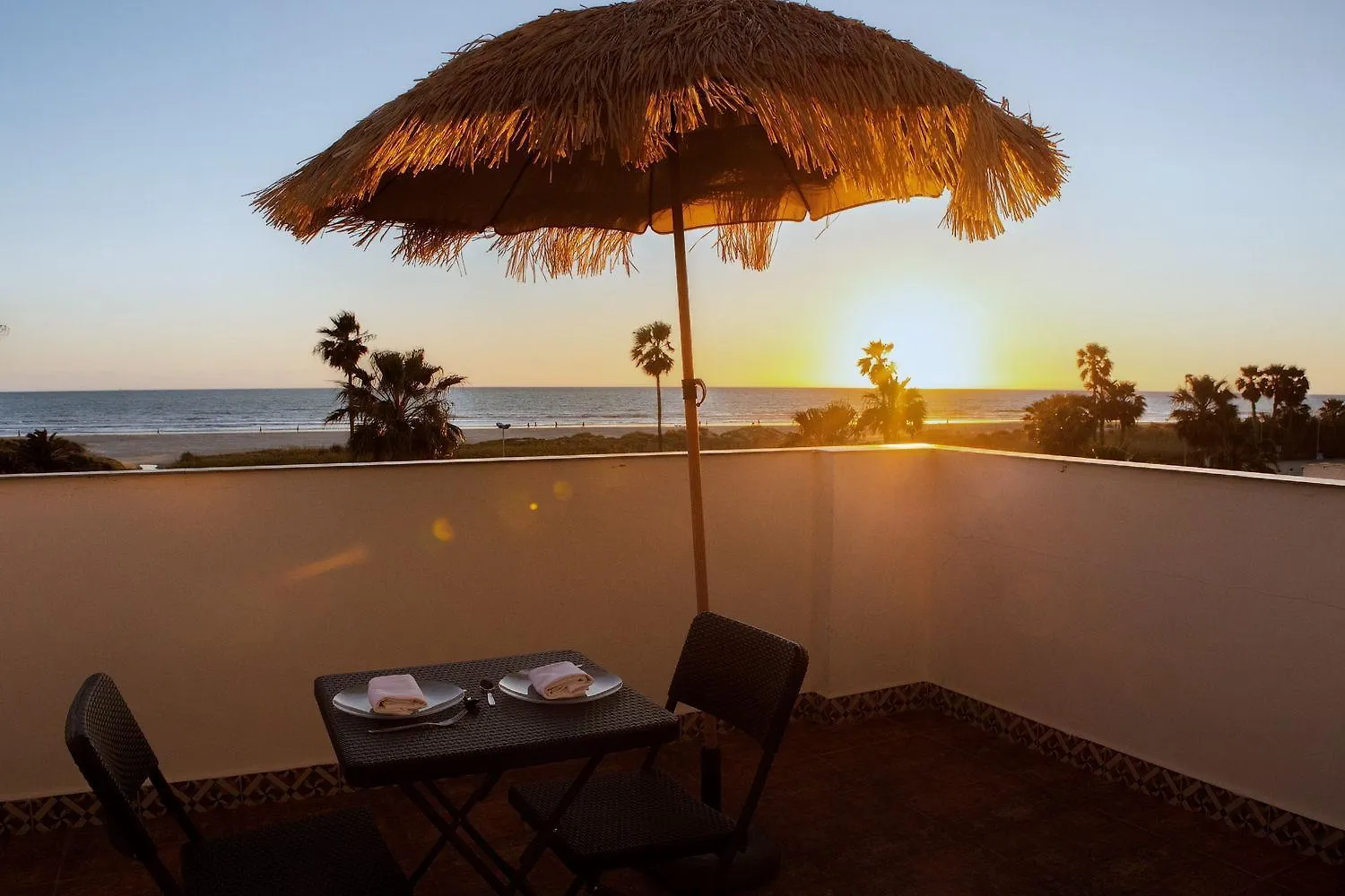 Hotel Playa Conil - Beachfront Studios & Suites Кониль-де-ла-Фронтера