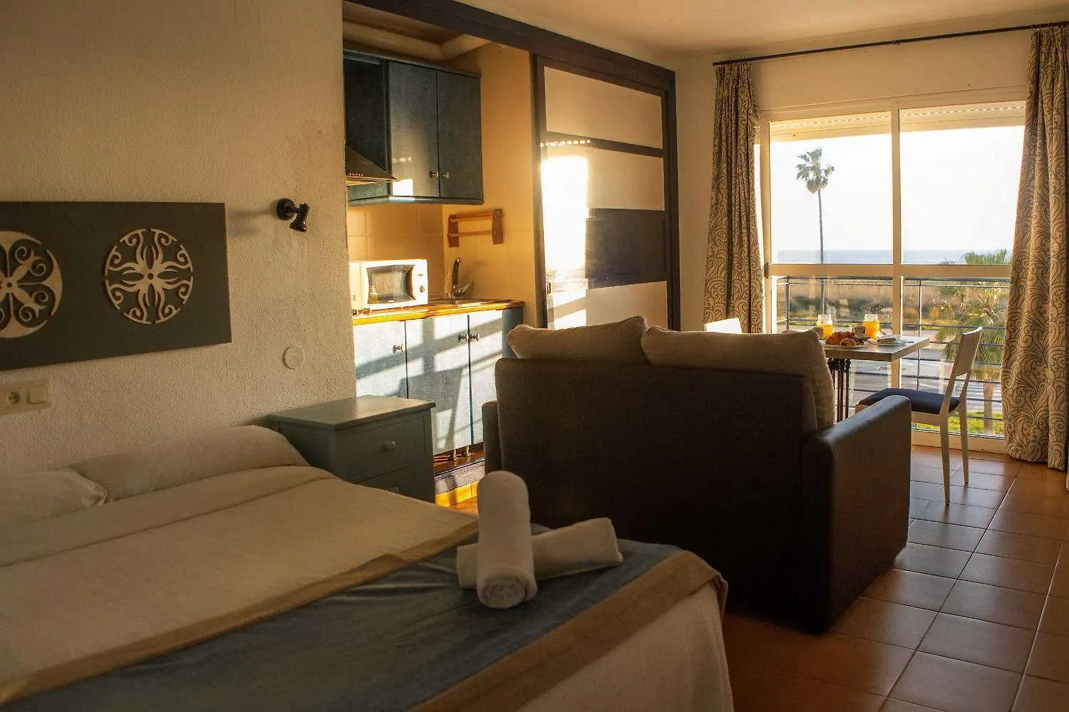 Hotel Playa Conil - Beachfront Studios & Suites 科尼尔-德拉弗龙特拉 0*,